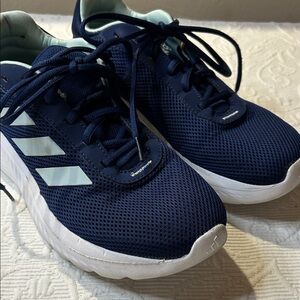 Adidas Cloud Foam Navy and Light Blue Sneakers. Women’s 8.5